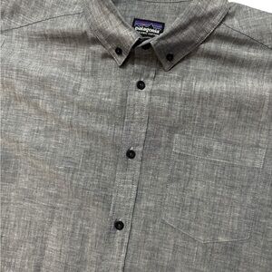 Patagonia Men’s Gray Short Sleeve Collar Button Down Size Large Organic‎ Cotton